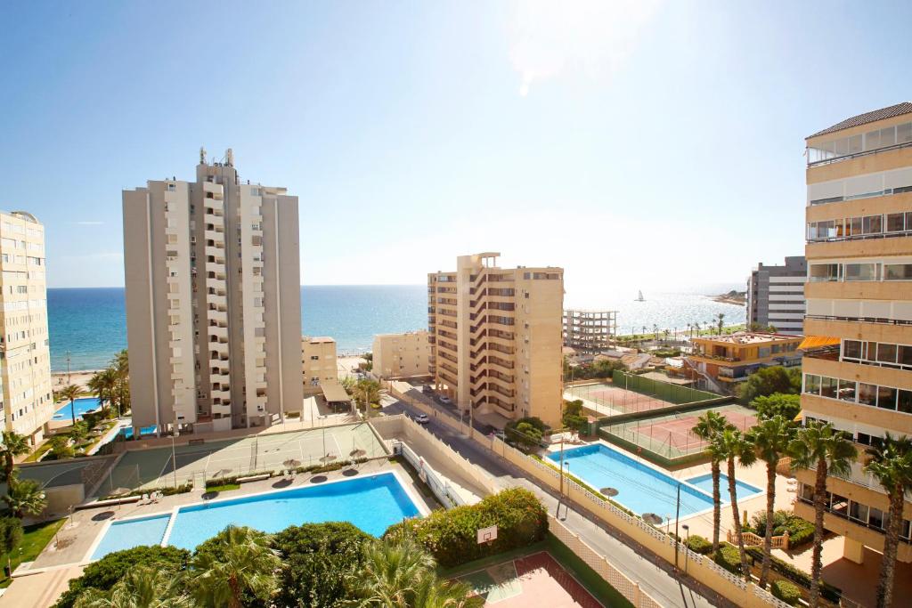 Booking.com: Apartament In front of the Sea with AC and pool ...