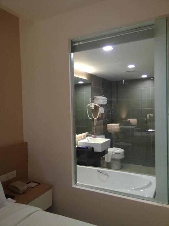 Hotel Excelsior Ipoh - Deluxe четырехкратный номер