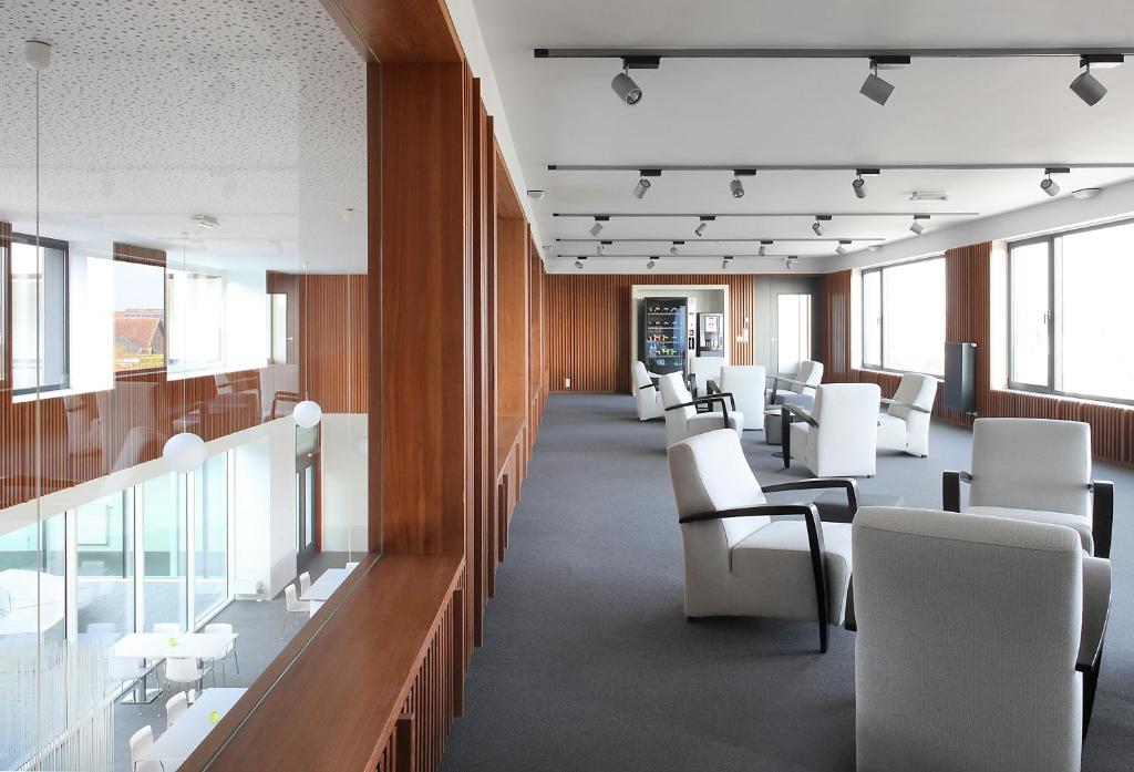 Posezení v ubytování Hotel Middelpunt - Gratis Parking - Ontbijt inbegrepen!