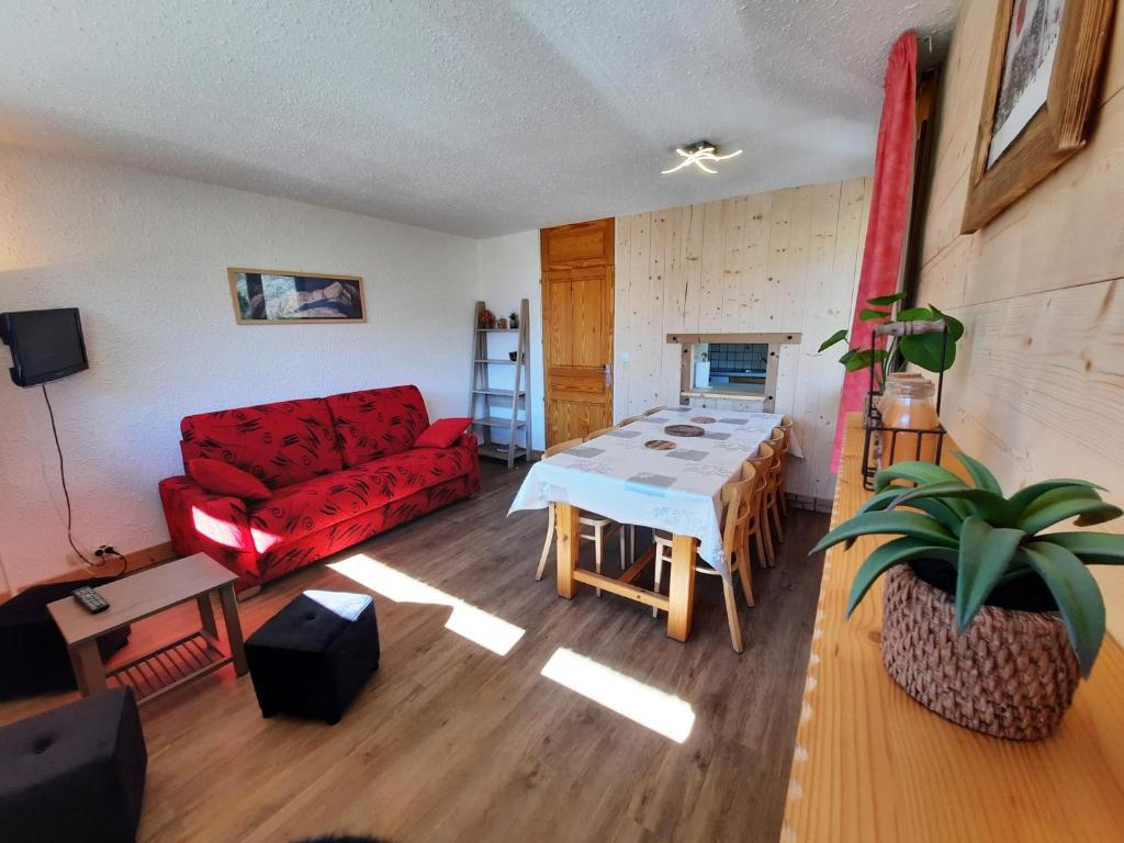 Appartement Classique aux Ménuires pour 8, ski aux pieds, animaux admis - FR-1-452-182
