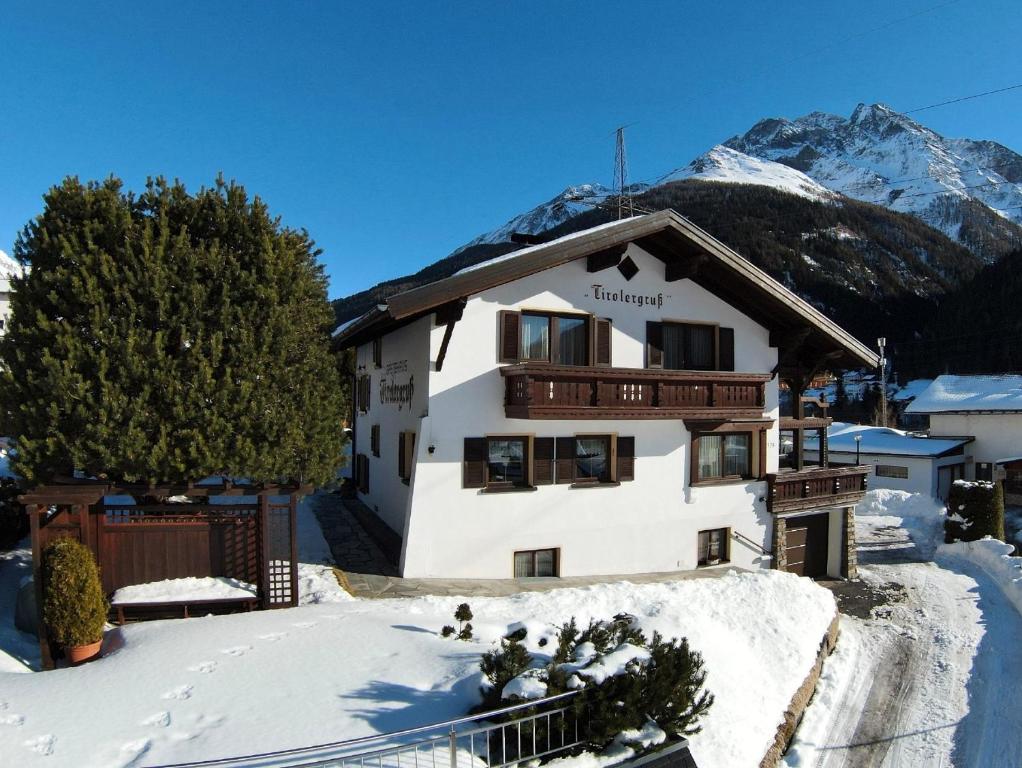 Gallery image of Gaestehaus Tirolergruss in Pettneu am Arlberg