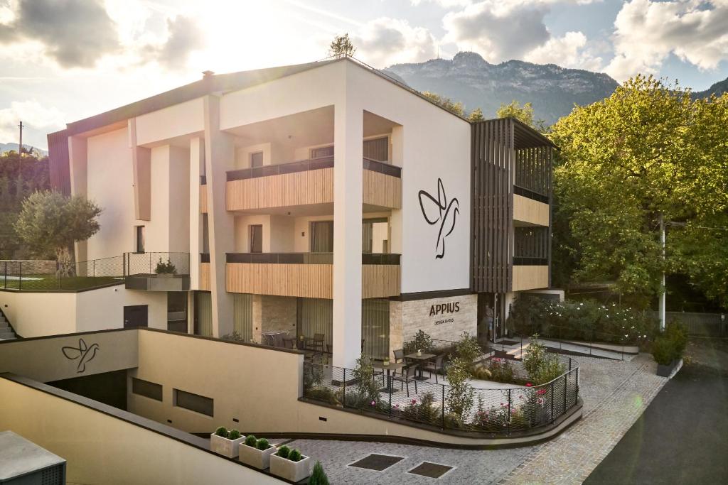 Nespecifikovaný výhled na hory nebo výhled na hory při pohledu z hotelu