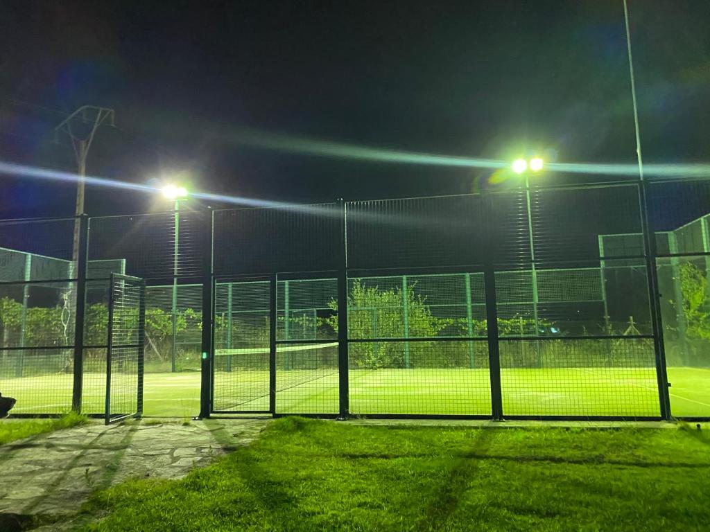 Tenis a/nebo squash v ubytování La Casa De Marta nebo okolí
