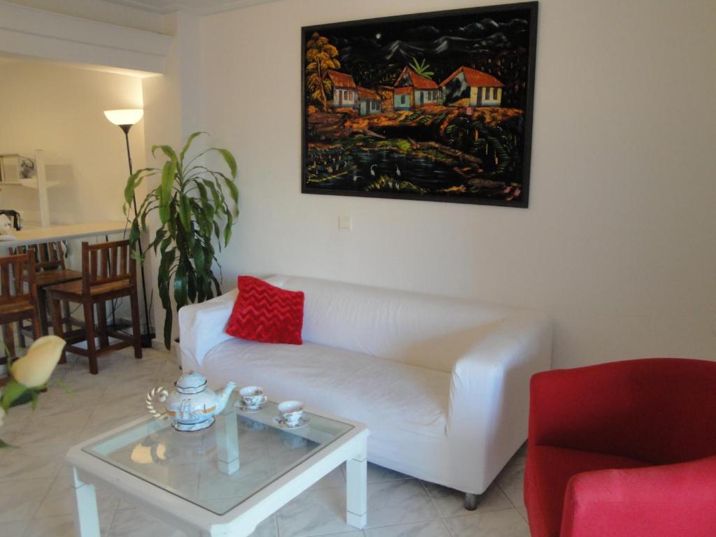 Flor de Mayo,Apt in Alimos near the sea, Athens – Updated 2024 Prices