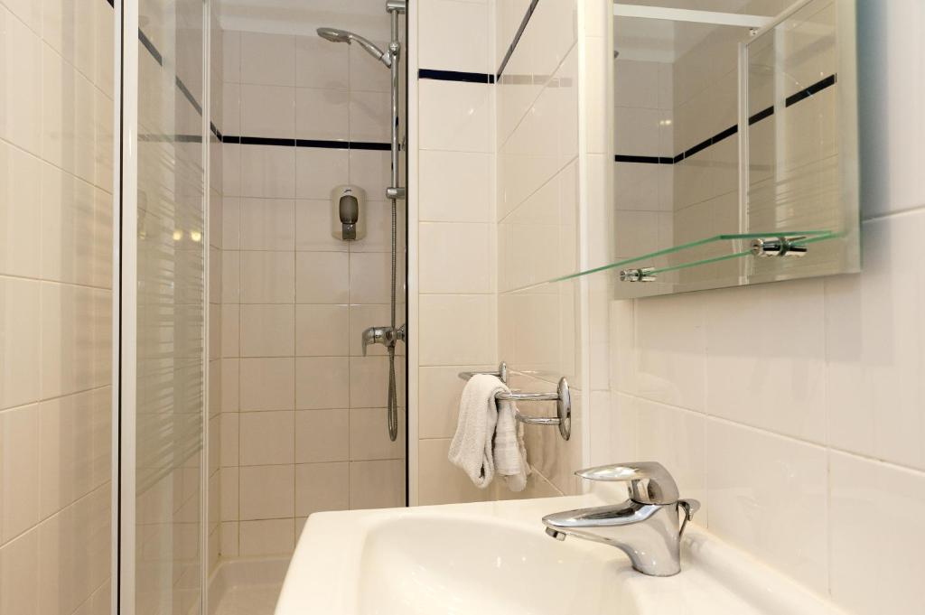 Hôtel Odessa Montparnasse - Resim 15