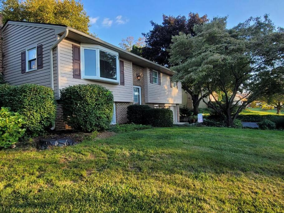 Vacation Home Pop's Place a Cheerful 3 Bedroom Home in the Heart of