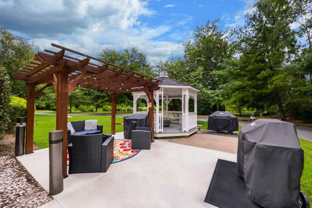 Sonesta Simply Suites Hampton photo