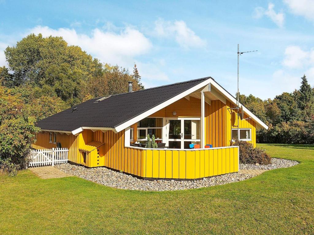 8 person holiday home in Faxe Ladeplads - Housity