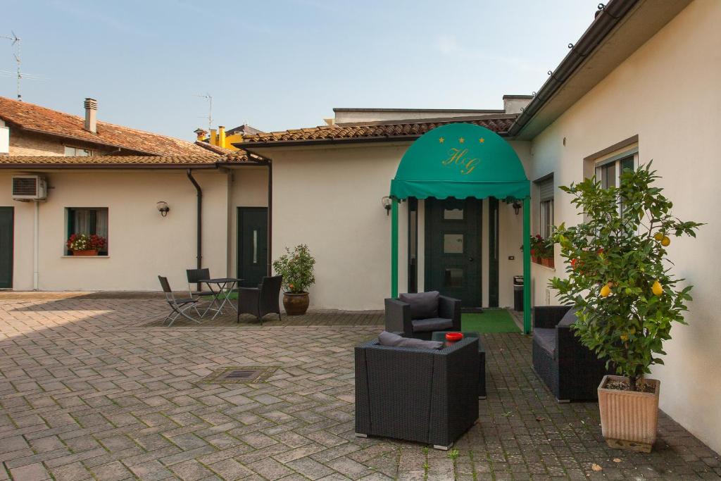 Budova, kde se hotel nachází