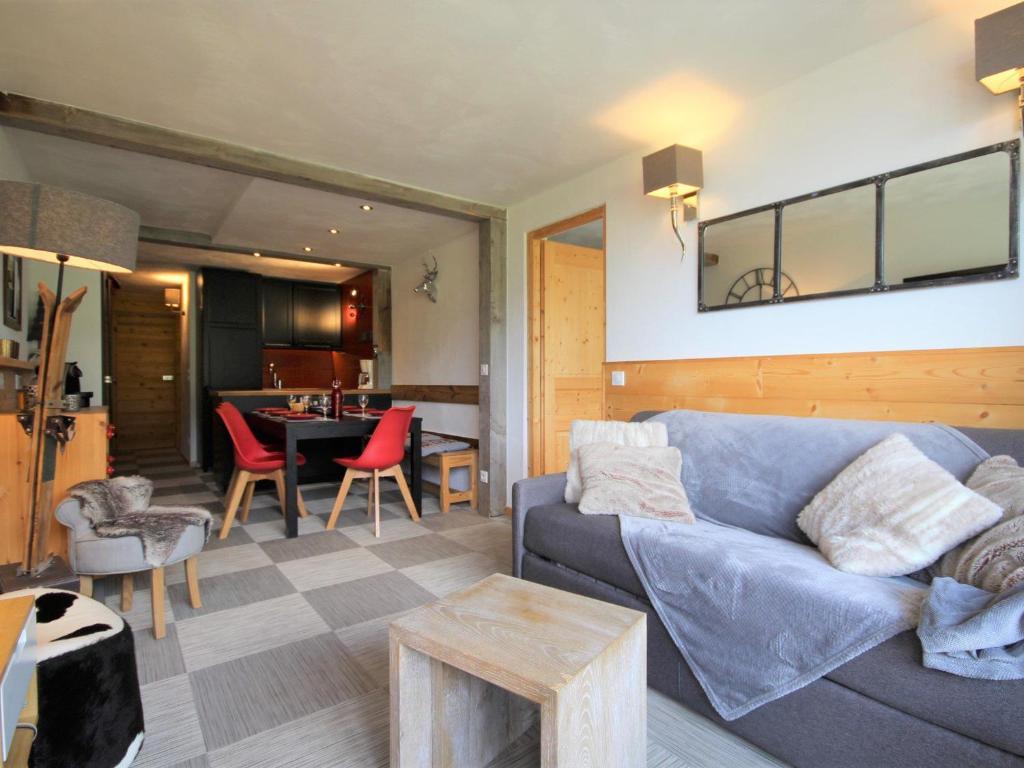 Photo de la galerie de l'établissement Appartement rénové · Ski aux pieds · 7 personnes · 3 TV · Balcon · Wi-Fi - FR-1-346-527, à Arc 1800
