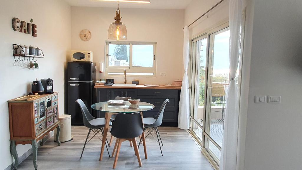 Kuchyň nebo kuchyňský kout v ubytování Bar suite