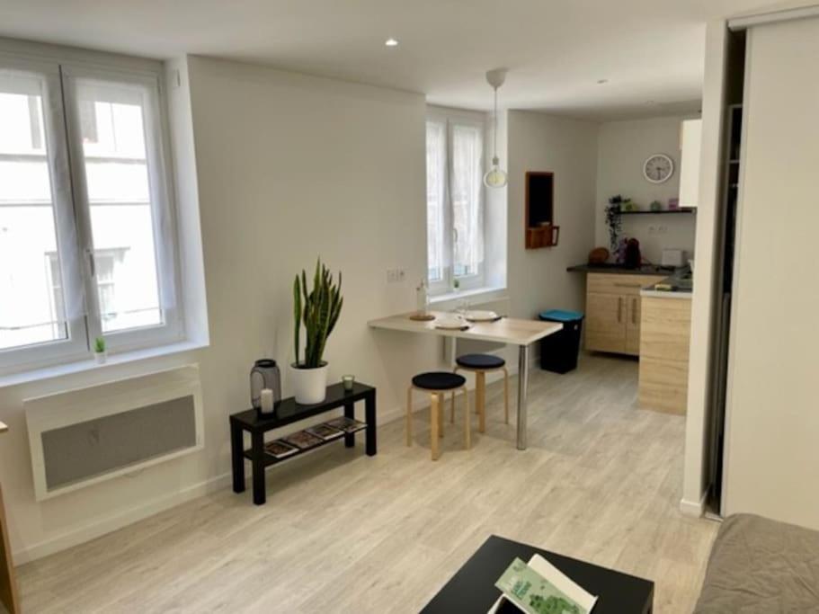 Les soldes au Gervais appartement studio en plein centre - Housity