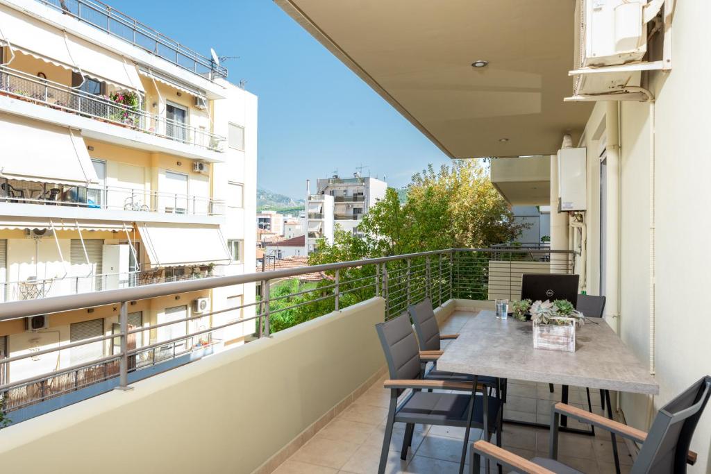 Balkon lub taras w obiekcie Eleni's modern apartment