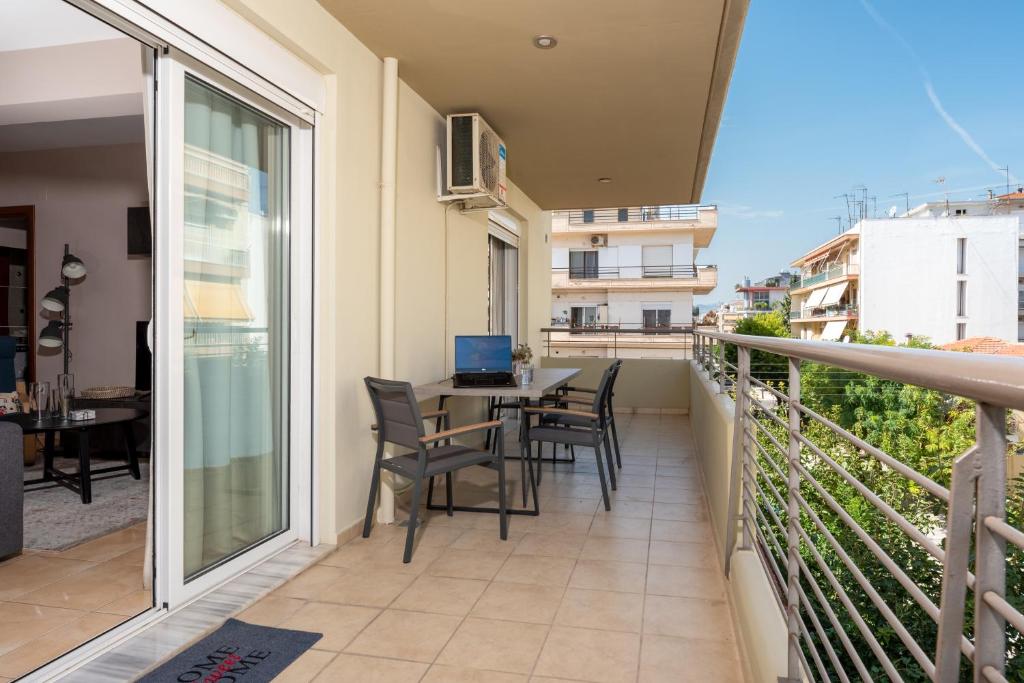Balkon lub taras w obiekcie Eleni's modern apartment