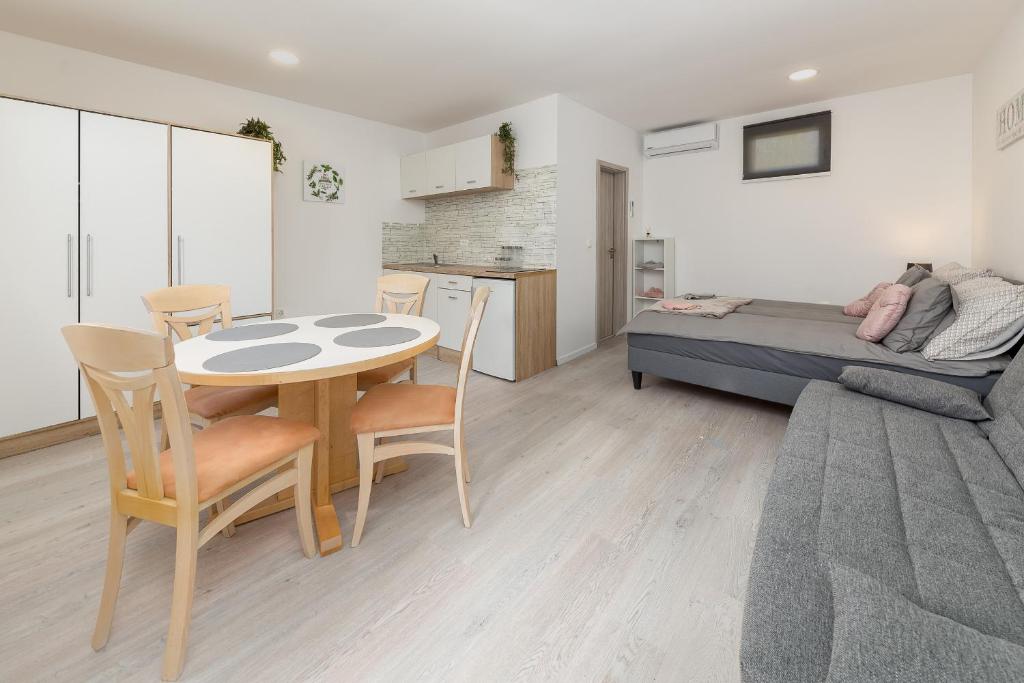 Apartments Berni - 