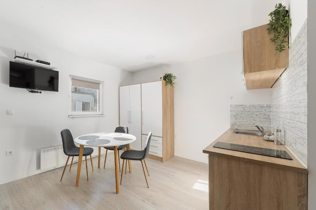 Apartments Berni - Studio Apartment