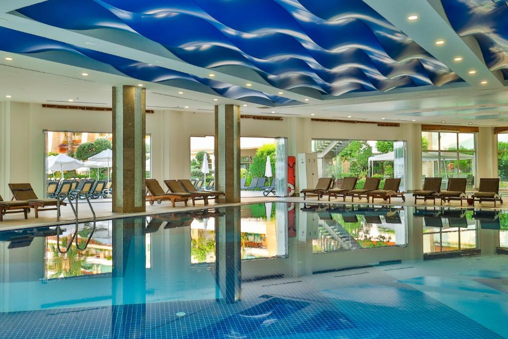 Bazén v ubytování Crystal Waterworld Resort & Spa - Ultimate All Inclusive nebo v jeho okolí