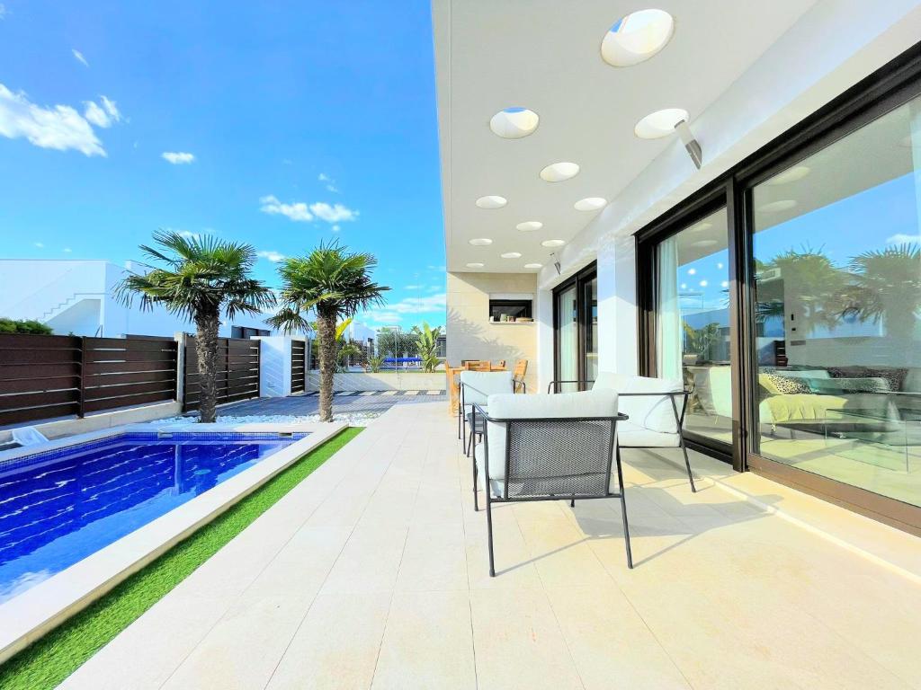 Fotografie z fotogalerie ubytování Villa Vistabella Golf Resort by Villas&You v destinaci Orihuela Costa