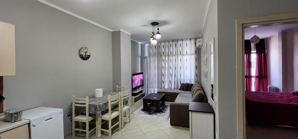 Pleasing Place with free parking on site in Tirana Komuna e Parisit - Image 5
