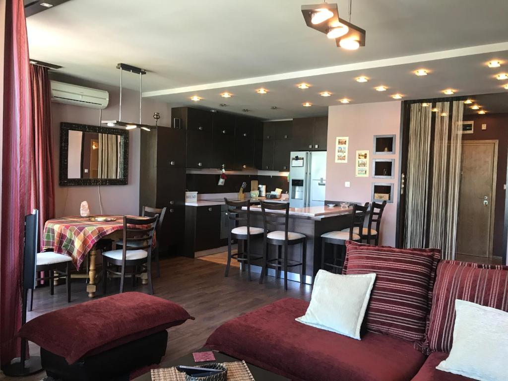 *Beverly Hills* Apartment near South Park