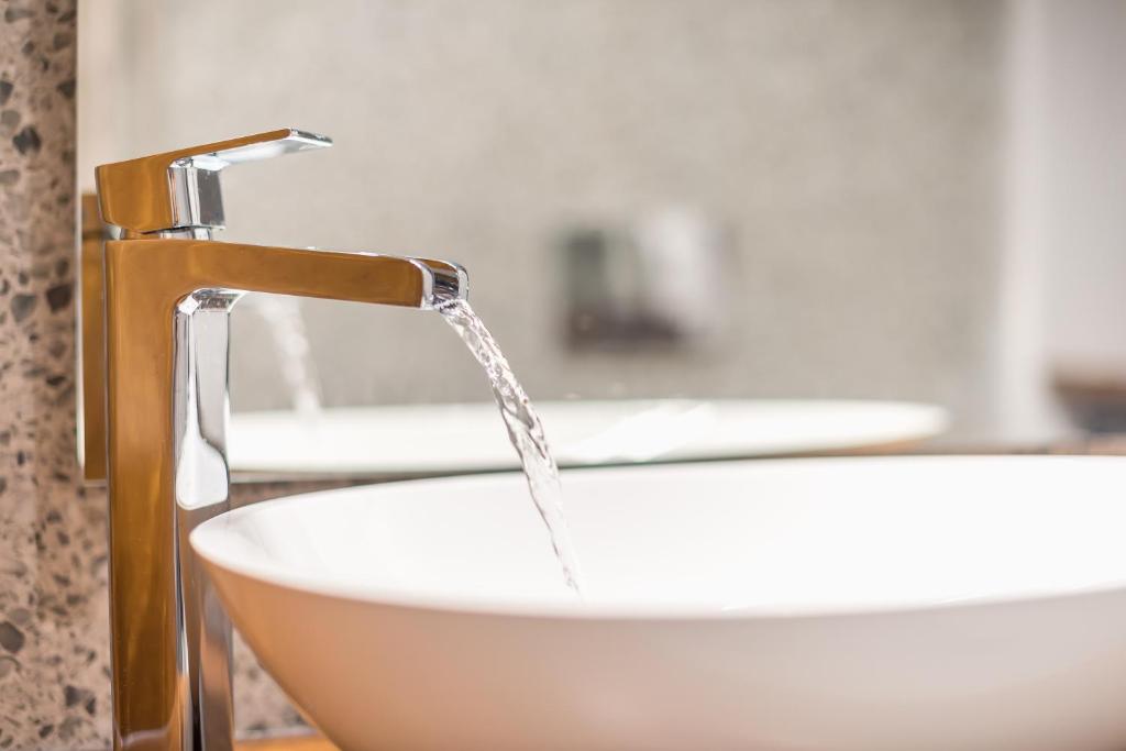 A bathroom at Pale Orb Properties (1)