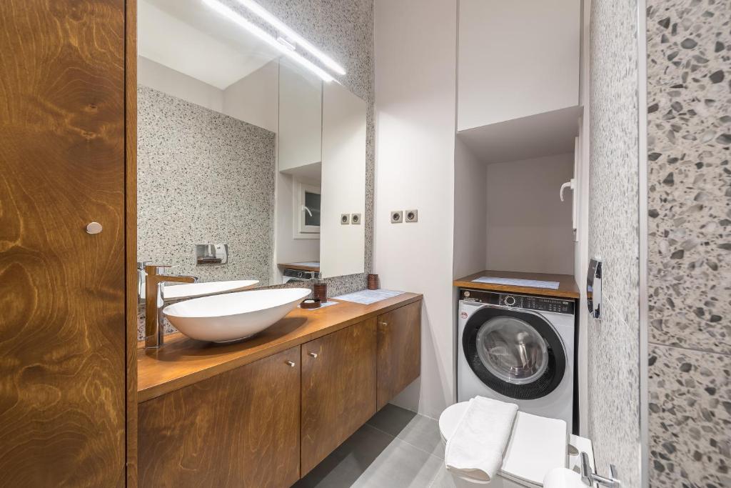 A bathroom at Pale Orb Properties (1)