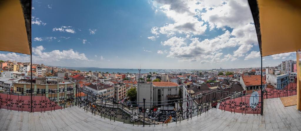 Nespecifikovaný výhled na moře nebo výhled na moře při pohledu z hotelu