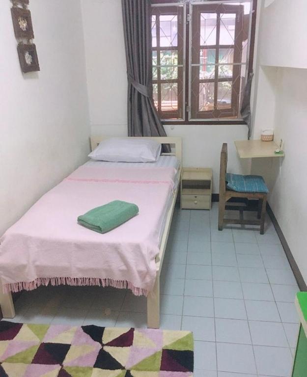 Wayside Guesthouse - 1