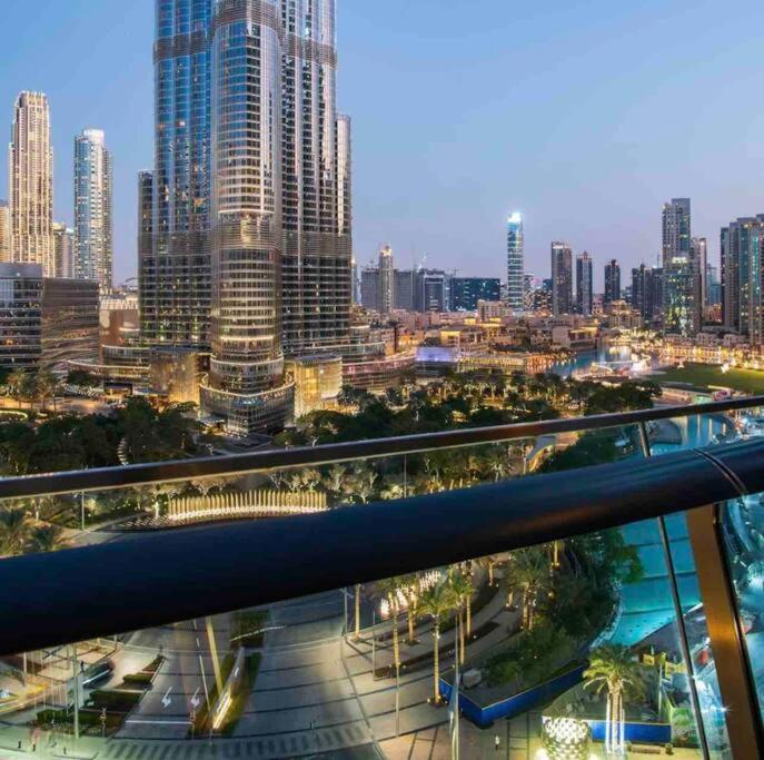 Nespecifikovaný výhled na destinaci Dubaj nebo výhled na město při pohledu z apartmánu