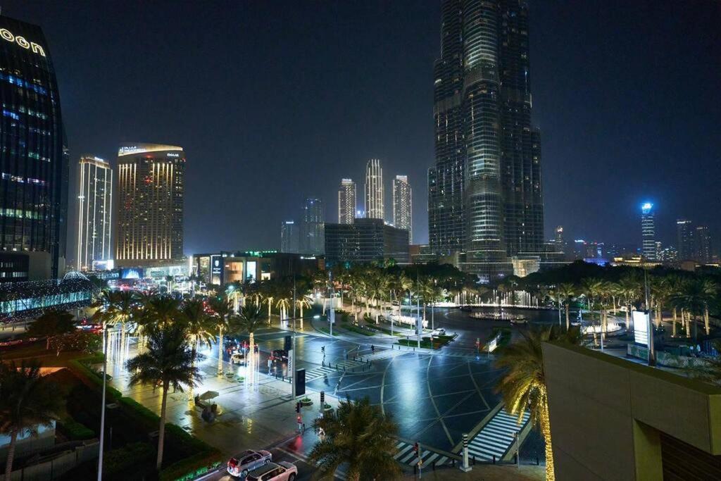 Nespecifikovaný výhled na destinaci Dubaj nebo výhled na město při pohledu z apartmánu
