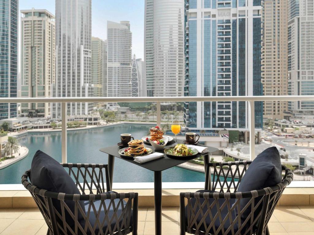 Mövenpick Hotel Jumeirah Lakes Towers Dubai, Dubai – Updated 2024 Prices
