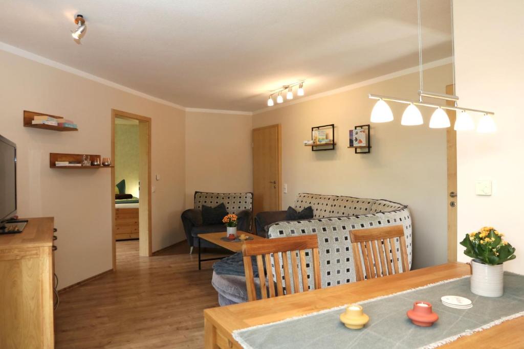 Posezení v ubytování Ferienwohnung Sonnenhang-Hartmann