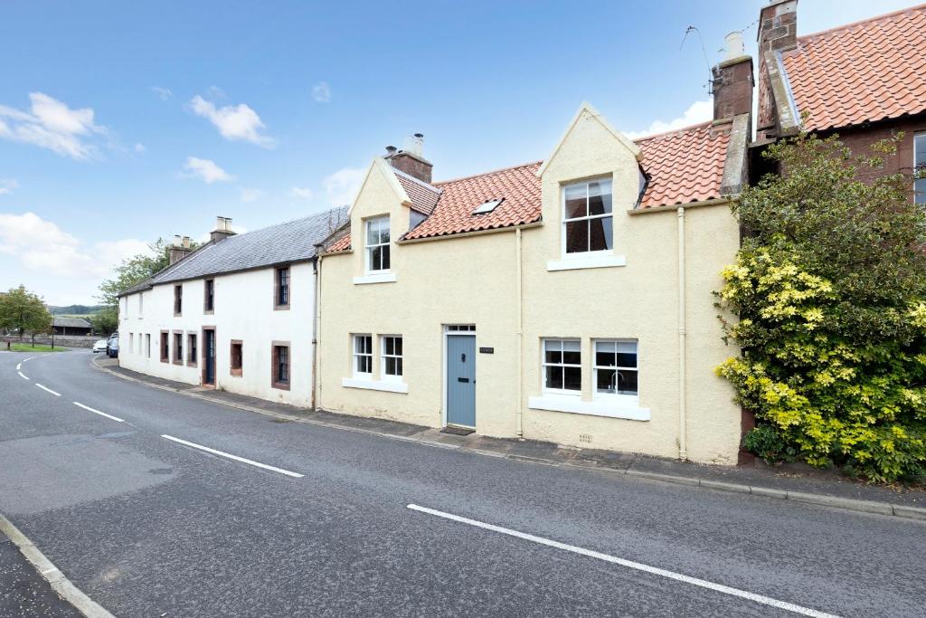 The building in which the holiday home is located