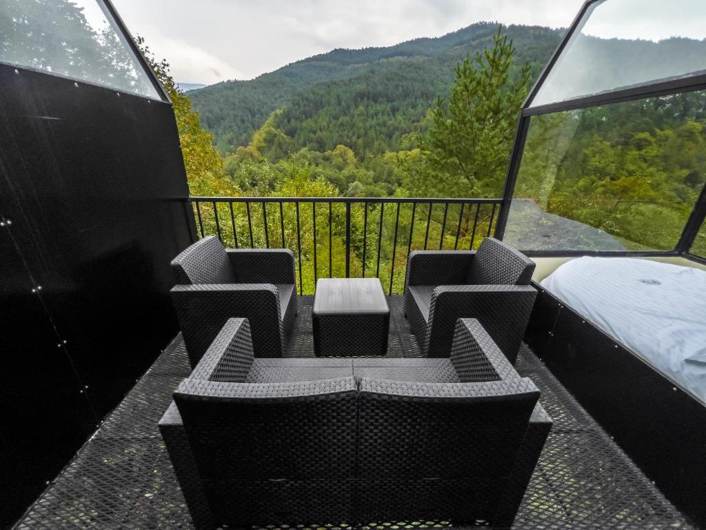 Nespecifikovaný výhled na hory nebo výhled na hory při pohledu z luxury tent