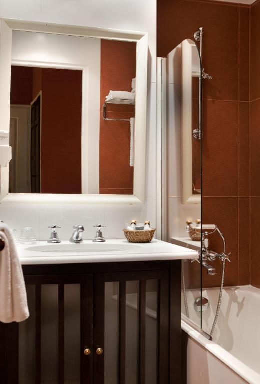 Hôtel Serotel Lutèce - Resim 38