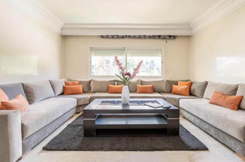 Appart 3CH sur Californie à proximité de station de Tram.