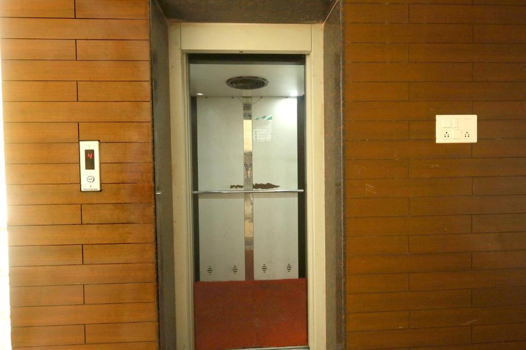 Koupelna v ubytování Sekaran Hotel OMR