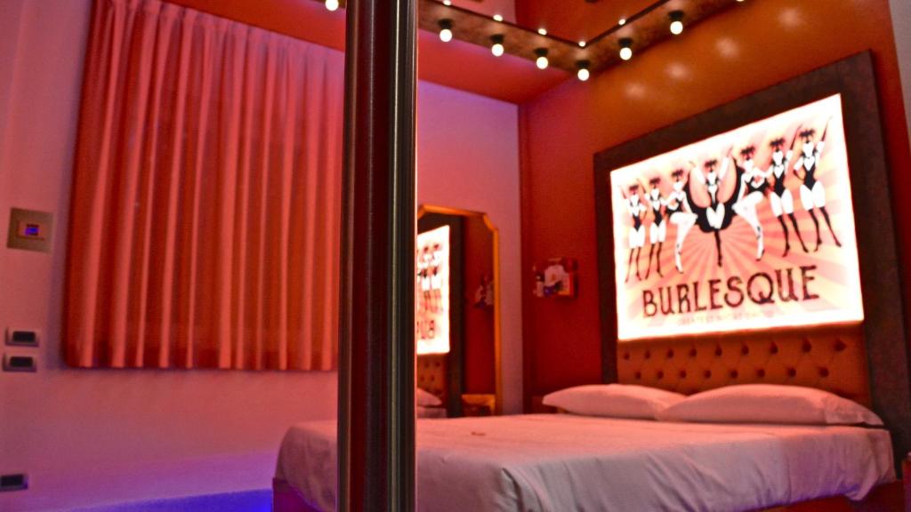 C rooms - Love Motel Monza, Cinisello Balsamo – Prezzi aggiornati per il  2024
