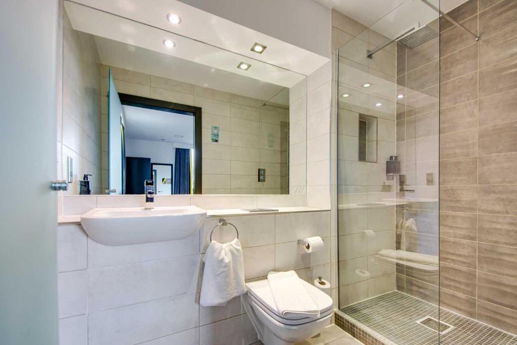 Roomzzz Chester City - Resim 36