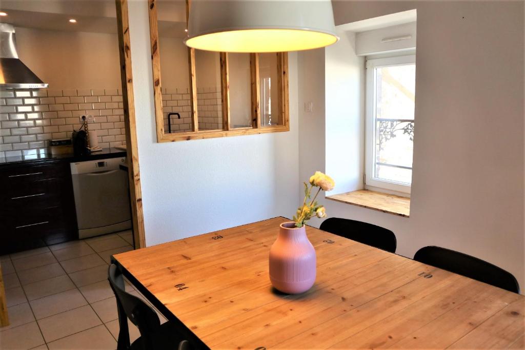 Kuchyňa alebo kuchynka v ubytovaní 5 mn Zenith Grande Halle Auvergne,pied de Gergovie,Garage,Netflix