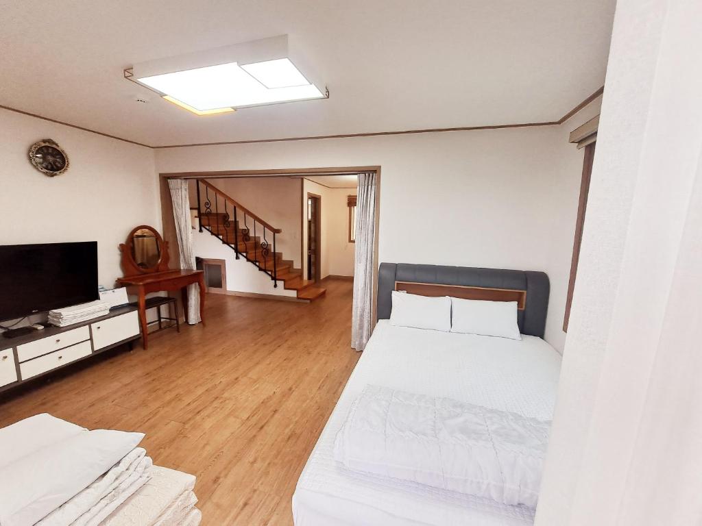 Jeju Gillime Pension - Duplex Apartment