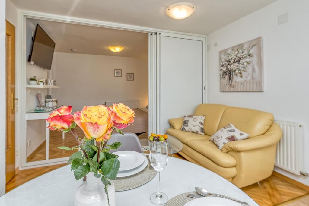 Lili Kastav - One-Bedroom Apartment