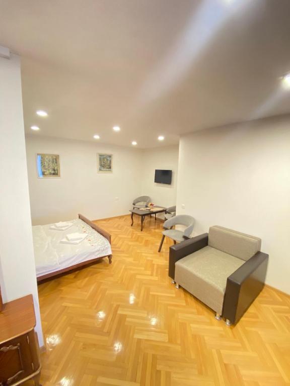 TV a/nebo společenská místnost v ubytování K&N Guesthouse