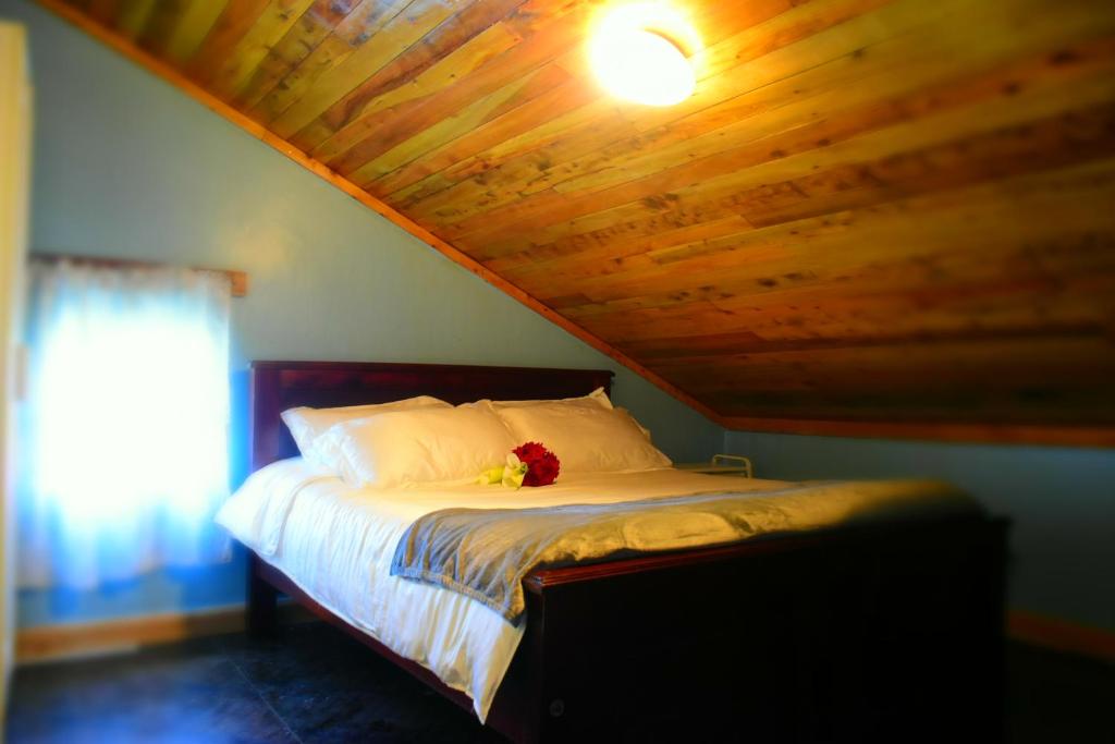 Postel nebo postele na pokoji v ubytování Comfortable countryside retreat for the family.