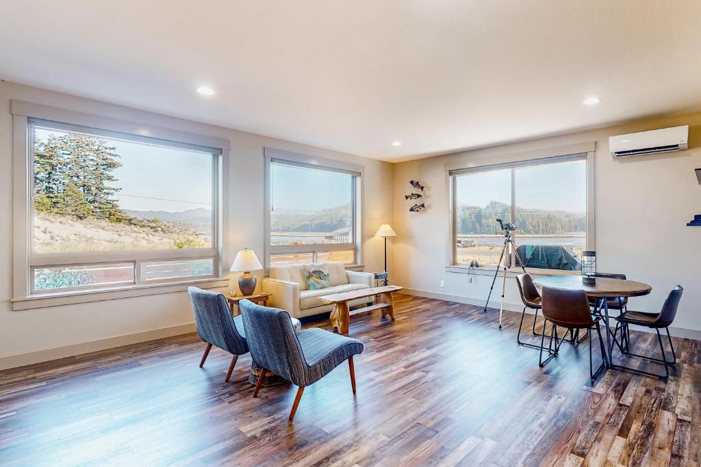 Galeriebild der Unterkunft Siuslaw Tides 1 in Florence