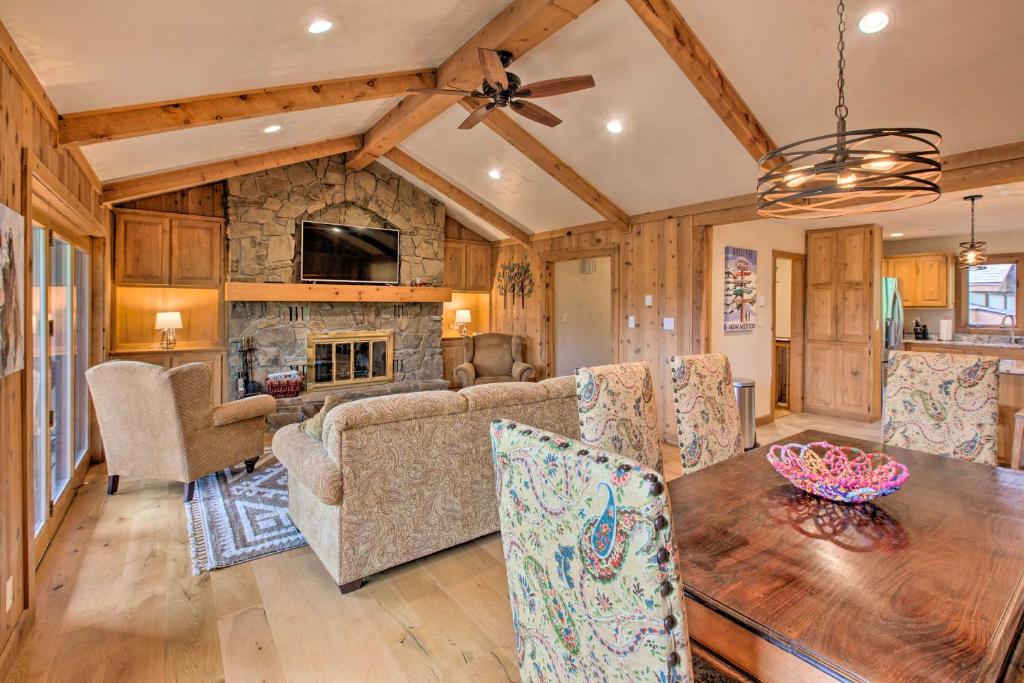 Mountain Townhome 3 Mi to Angel Fire Resort!, Angel Fire Updated 2024