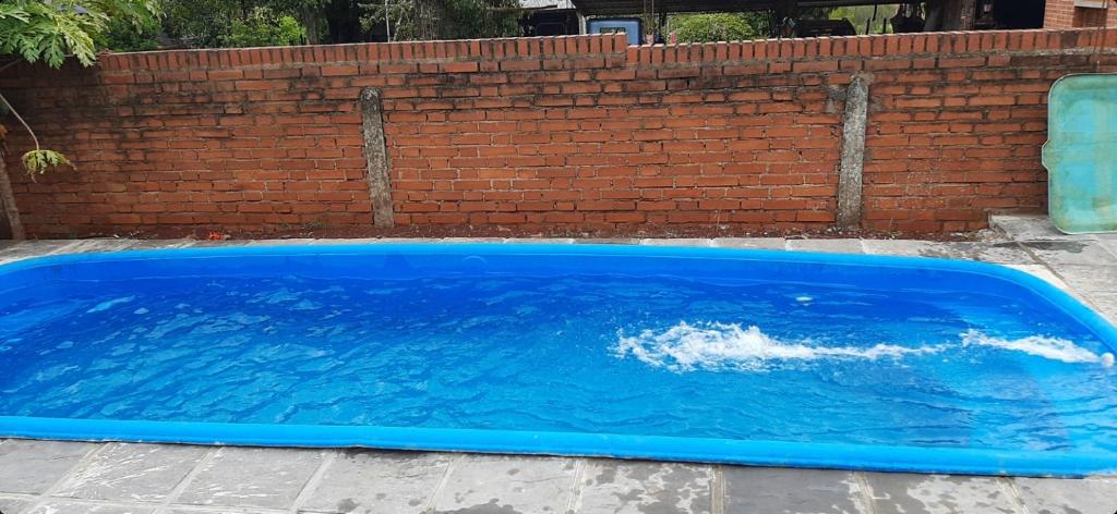 Casa con piscina en Gobernador Roca - Twee Slaapkamers Huis