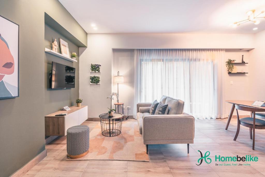 Breakfast Included Fully Serviced Apartment at Regatta Living II - 306 - Departamento