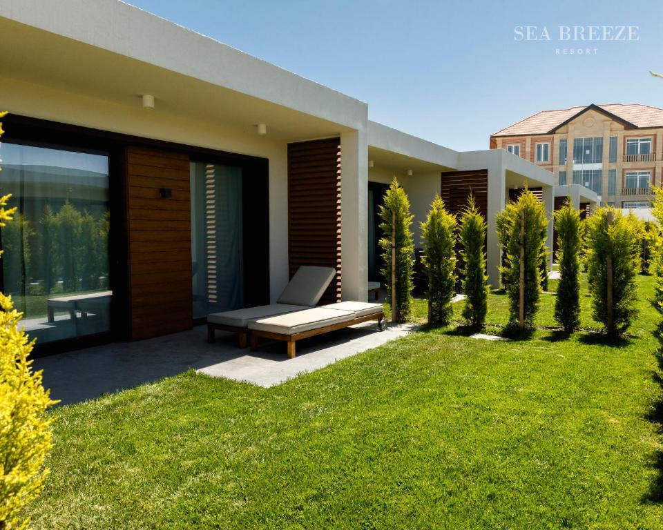 Sea Breeze White Villas 2 - One-Bedroom Apartment
