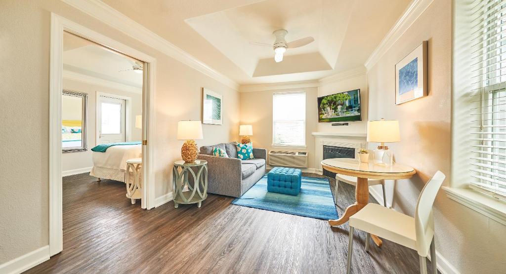 Lithia Springs Resort - Bungalow Con Patio